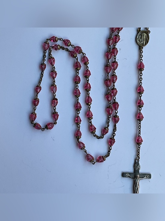 Unbranded Jewelry - Vintage Pink Cone Shaped Glass Rosary Sorrowful Mother Jesus Carrying Cross
